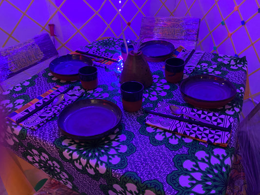 MÁAZ: Recent Archeological Discoveries from Earth’s Second Colony (Mars Plates and Cups Set)